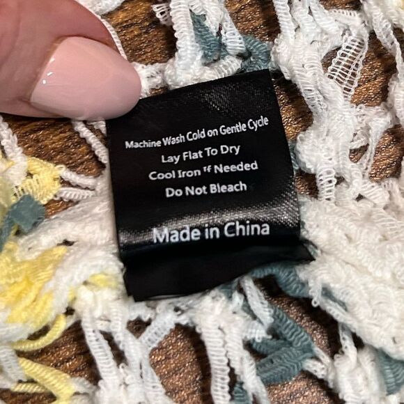 POL Crochet Mesh Knit Boat Neck Top, Fringe, Cream/Yellow/Blue. Small. NWT! - Picture 7 of 11